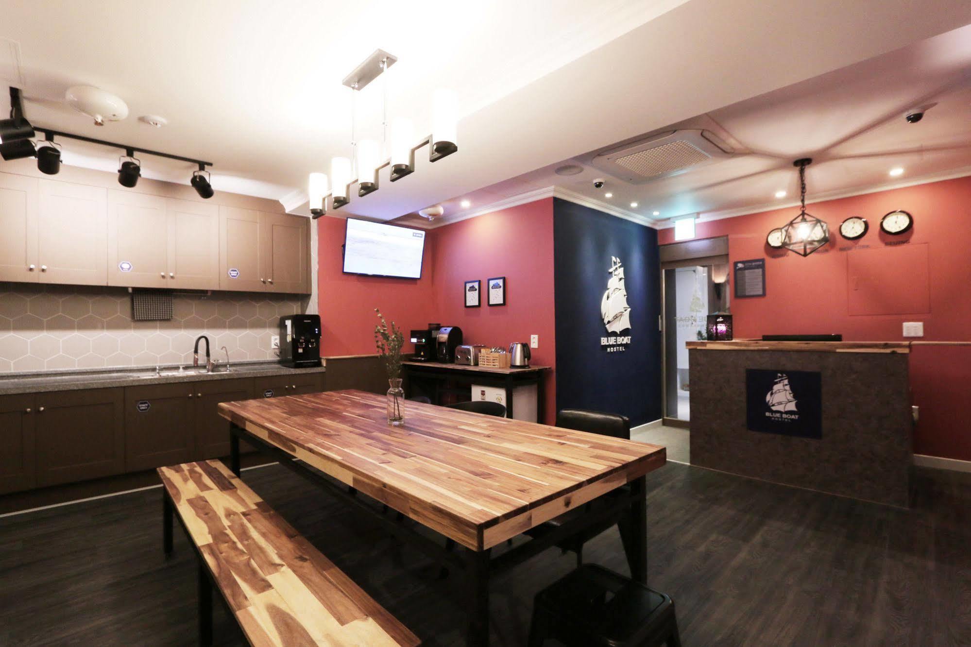 Blueboat Hostel Jeonju Exterior photo